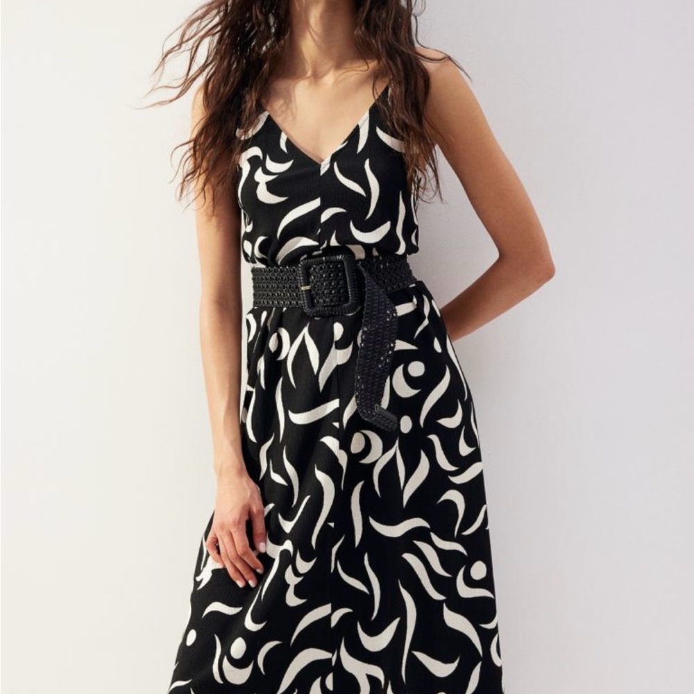 Chic Black and White Patterned Dress